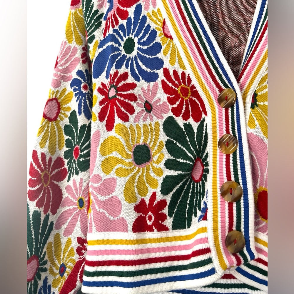 FARM Rio Multicolor Floral Sweater - Picture 2 of 7